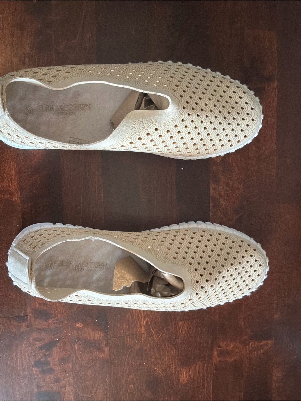 Breathable Crochet Slip-On Flats in Beige
